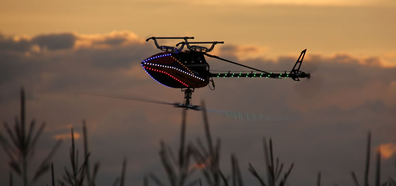 T Rex 700 Nachtflug Bilder, Helikopter mit LEDs beleuchtet