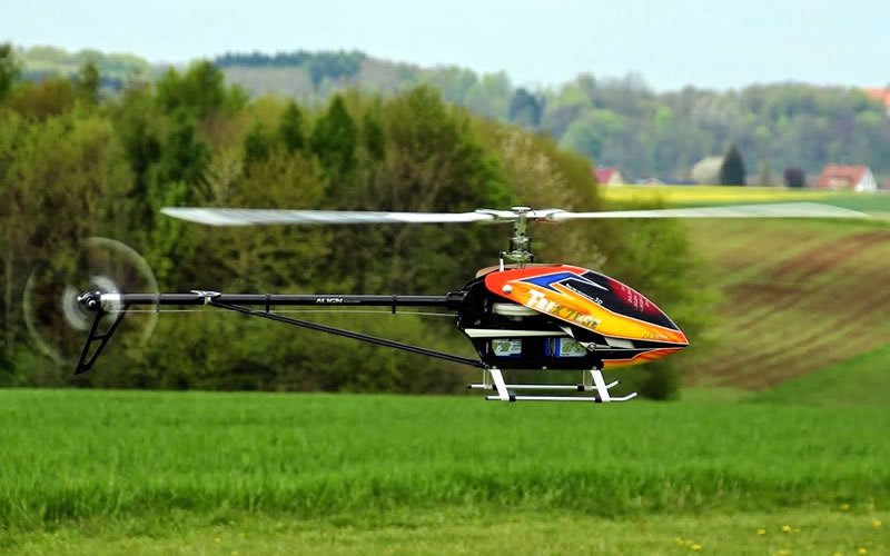 T-Rex-700 Helikopter fliegen in der Flugschule