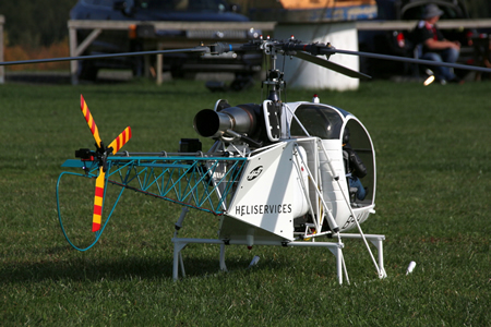 Großer Modellhelikopter LAMA SA315B, AIR Zermatt