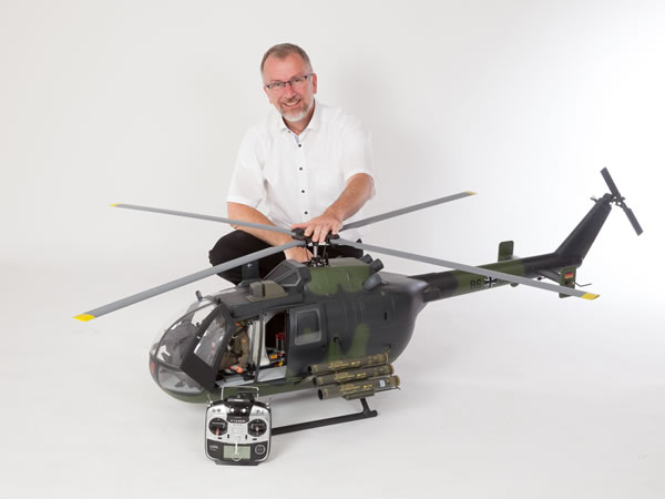 Großer Scale-Helikopter von Heli-Planet