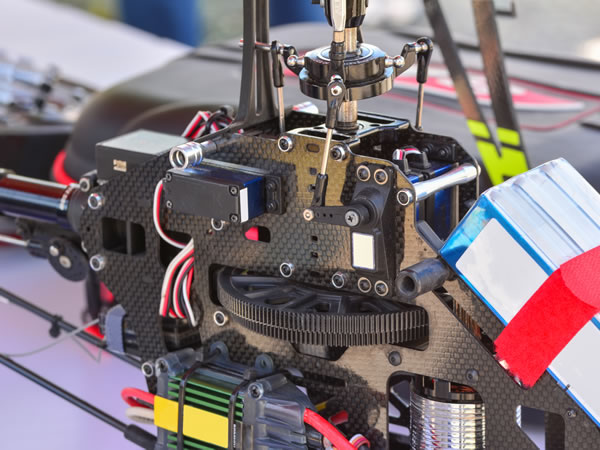 RC-Helikopter in der Heli-Planet Werkstatt